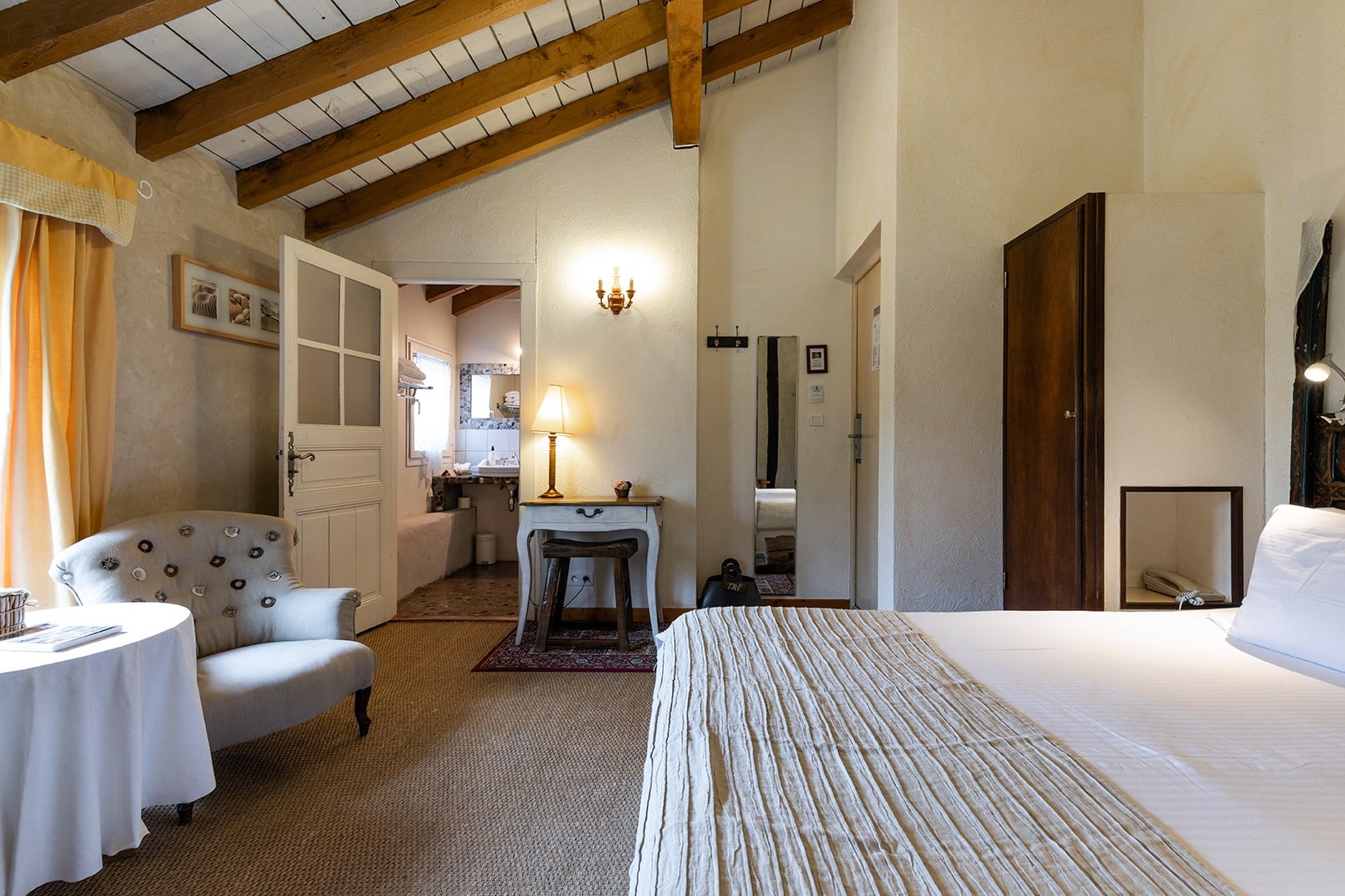 Photo 8 d'une chambre de charme : confort et authenticité d'une Ferme du Pays Basque, au Domaine de Bassilour, Bidart Pays Basque